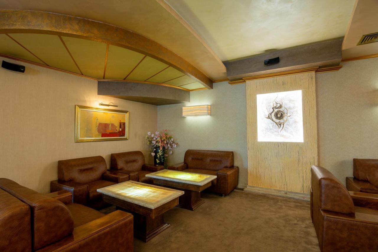 Hotel Mistral بالشيك المظهر الخارجي الصورة